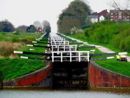 Caen Hill Locks, Devizes, Wiltshire Caen Hill Locks, Devizes, Jasmine Cottage self catering holiday accommodation, near Bath, Wiltshire